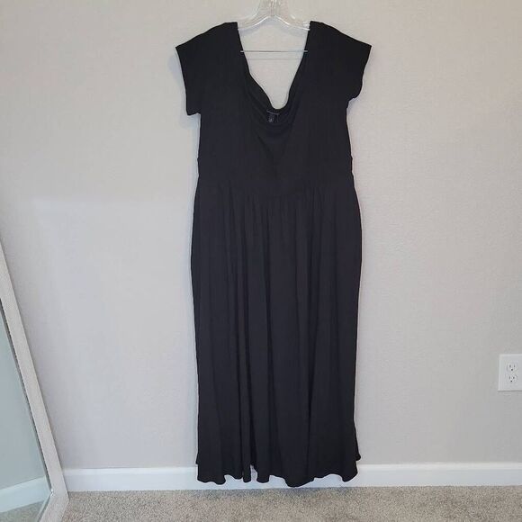 Torrid Women's Plus 3X Black Foxy Challis Off Shoulder Dress - Picture 1 of 7